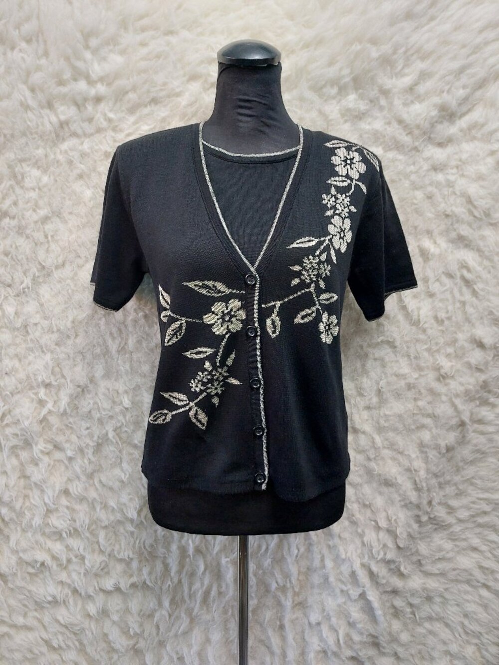 Vintage Alfred Dunner Women's Black Short-Sleeve Cardigan Floral Button-Front L